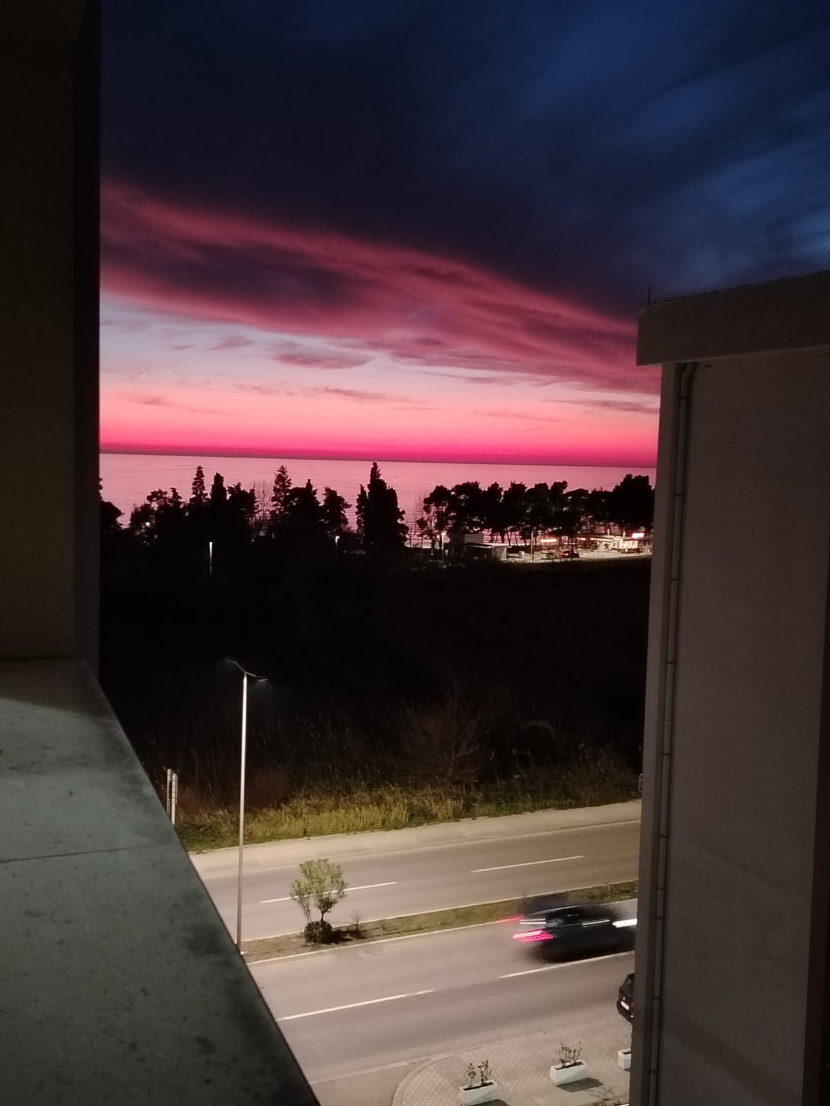 Seafront Apartment in Bar – View, Balcony & Garage 10