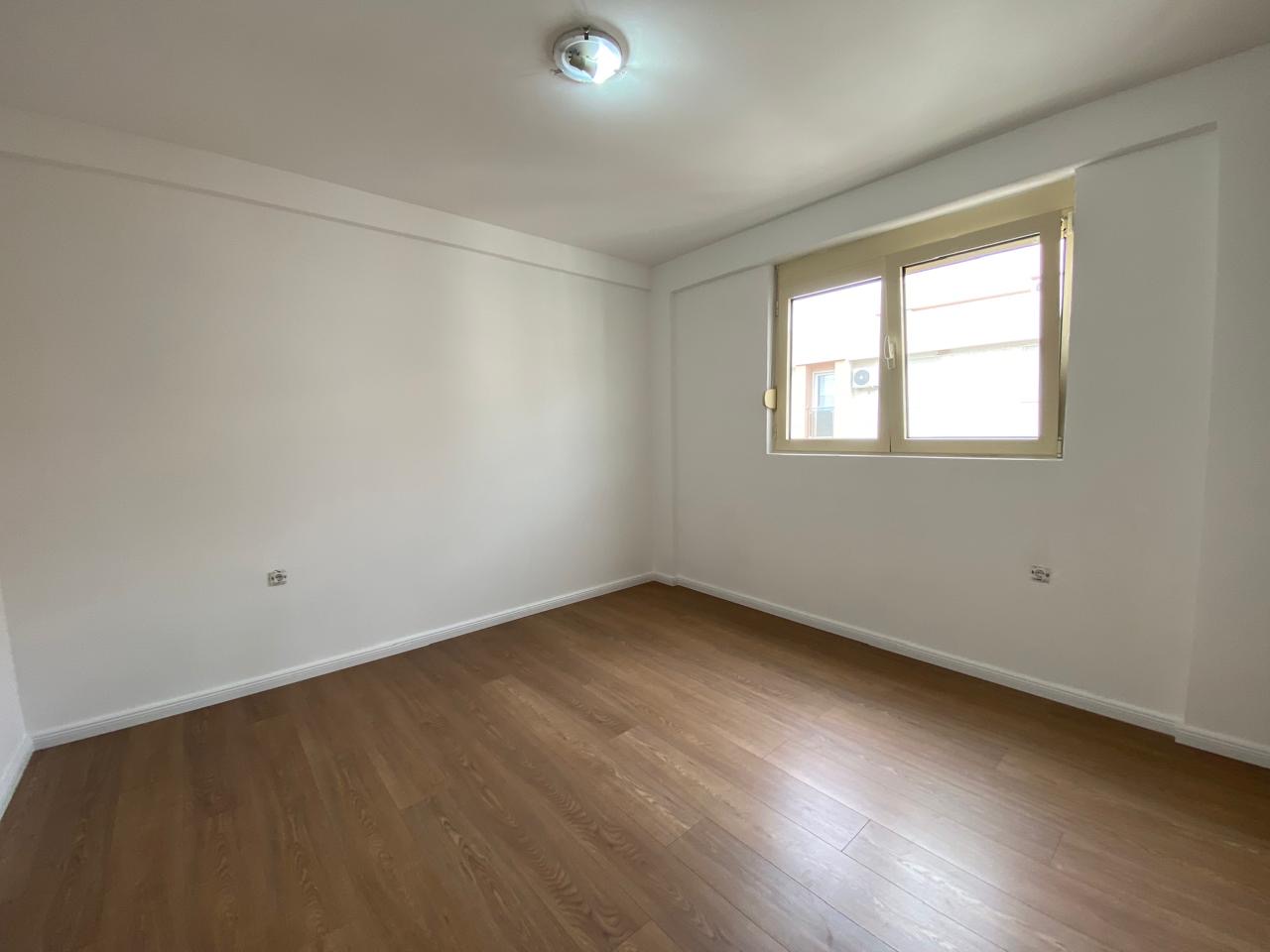 Seafront Apartment in Bar – View, Balcony & Garage 7